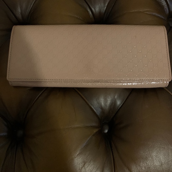 Purse - Picture 1 of 3